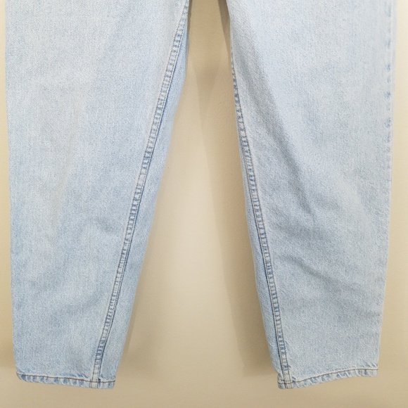 Levi's VTG High-Rise Loose Fit Tapered Leg Jeans - Picture 4 of 8